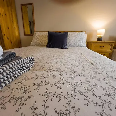 Centrally Located At The Shore - Apartment