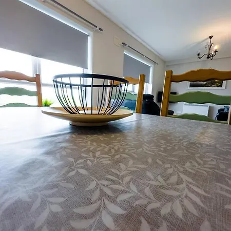 Apartment Centrally Located At The Shore -
